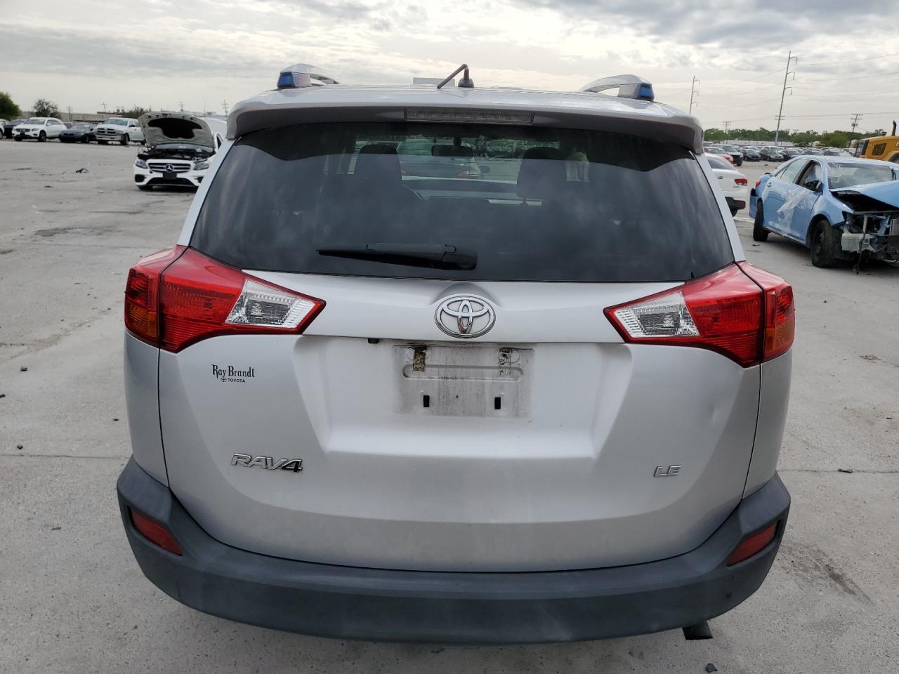 2014 TOYOTA RAV4 LE - Фото 6
