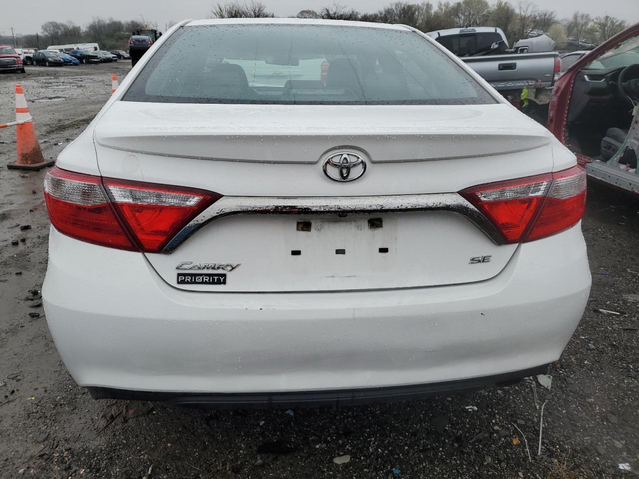 2017 TOYOTA CAMRY LE - Фото 6