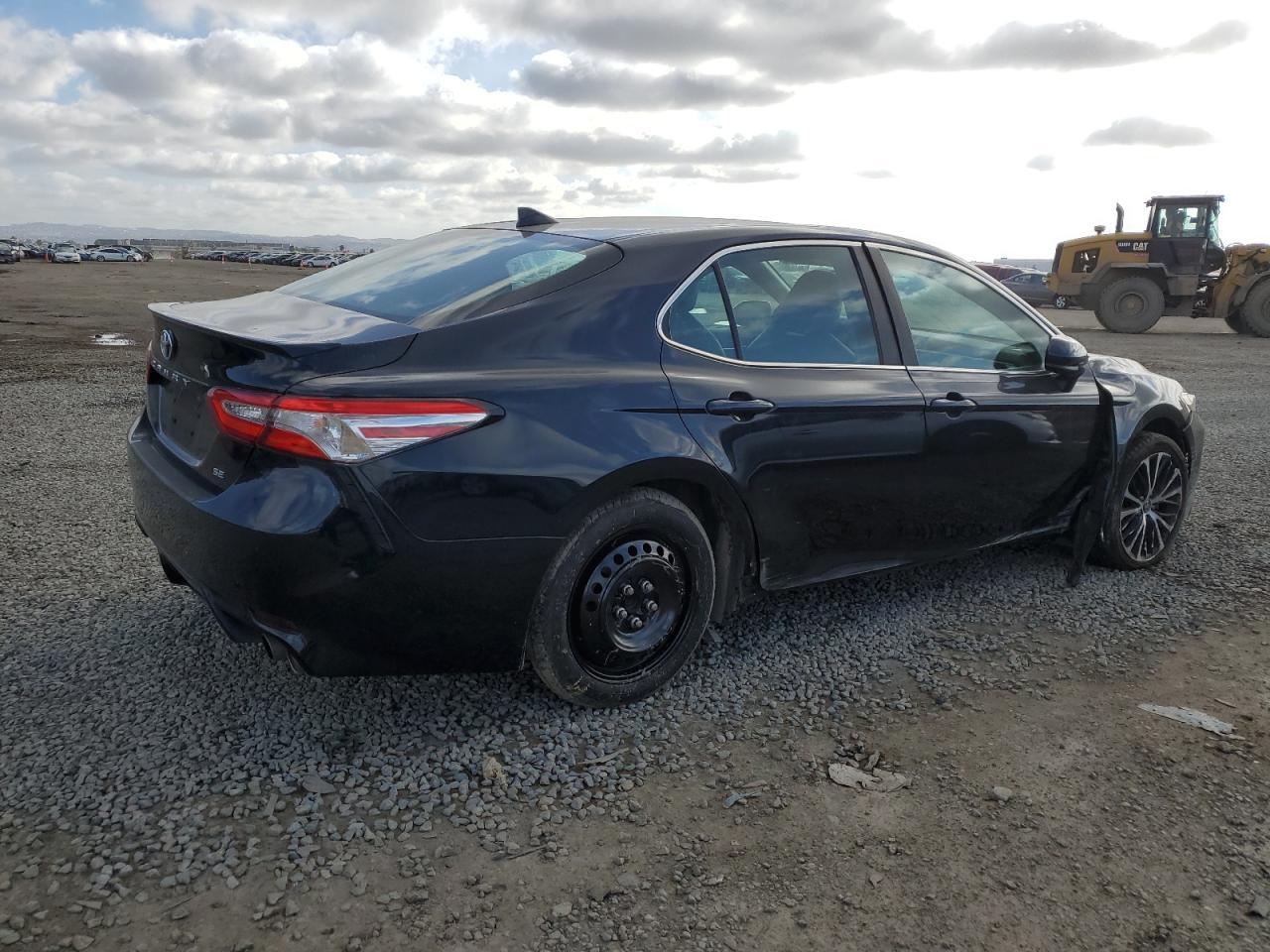 2020 TOYOTA CAMRY SE - Image 3