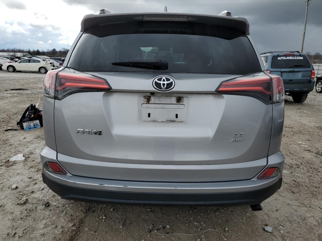 2016 TOYOTA RAV4 LE - Фото 6