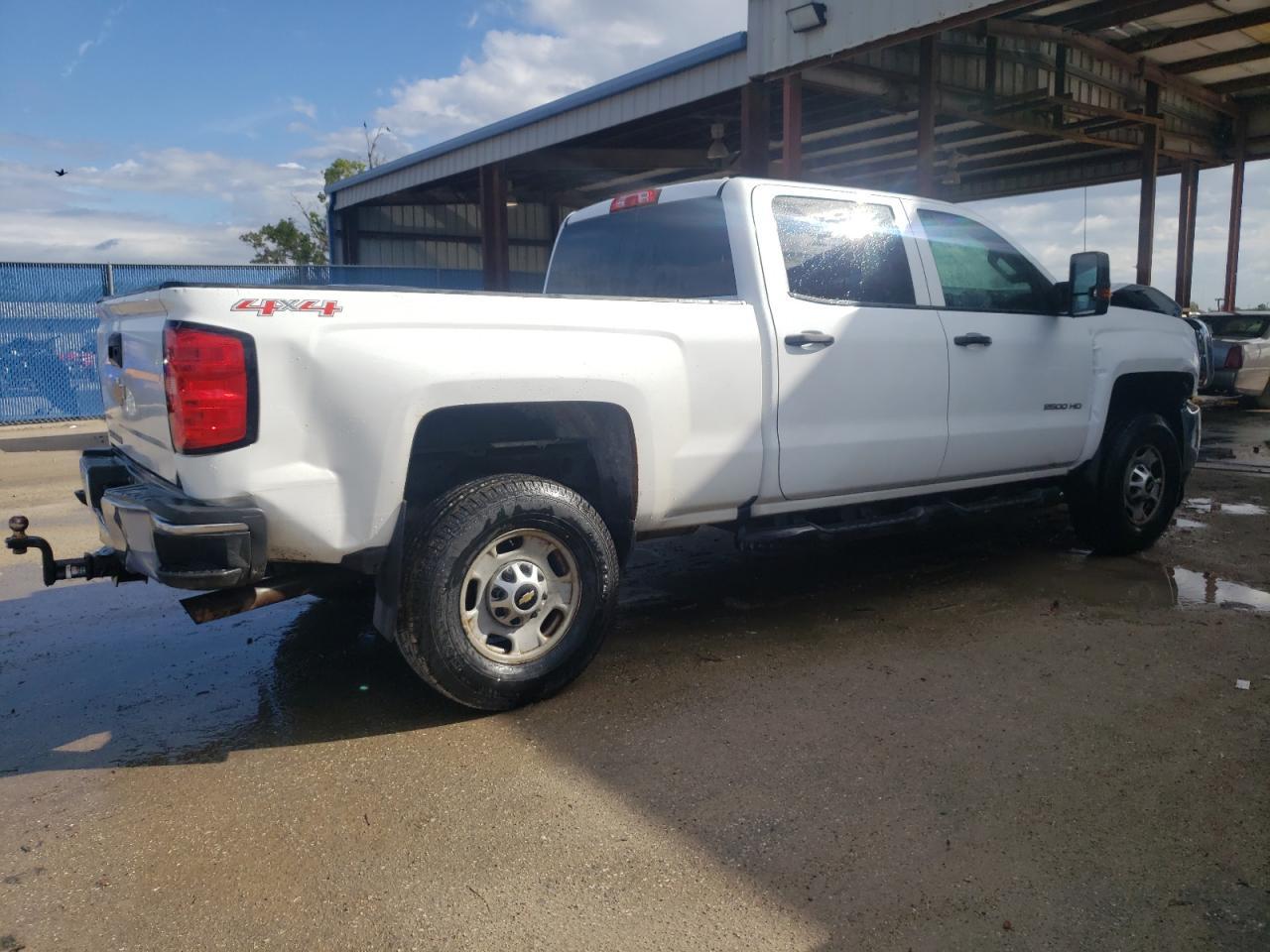 2017 CHEVROLET SILVERADO - Image 3