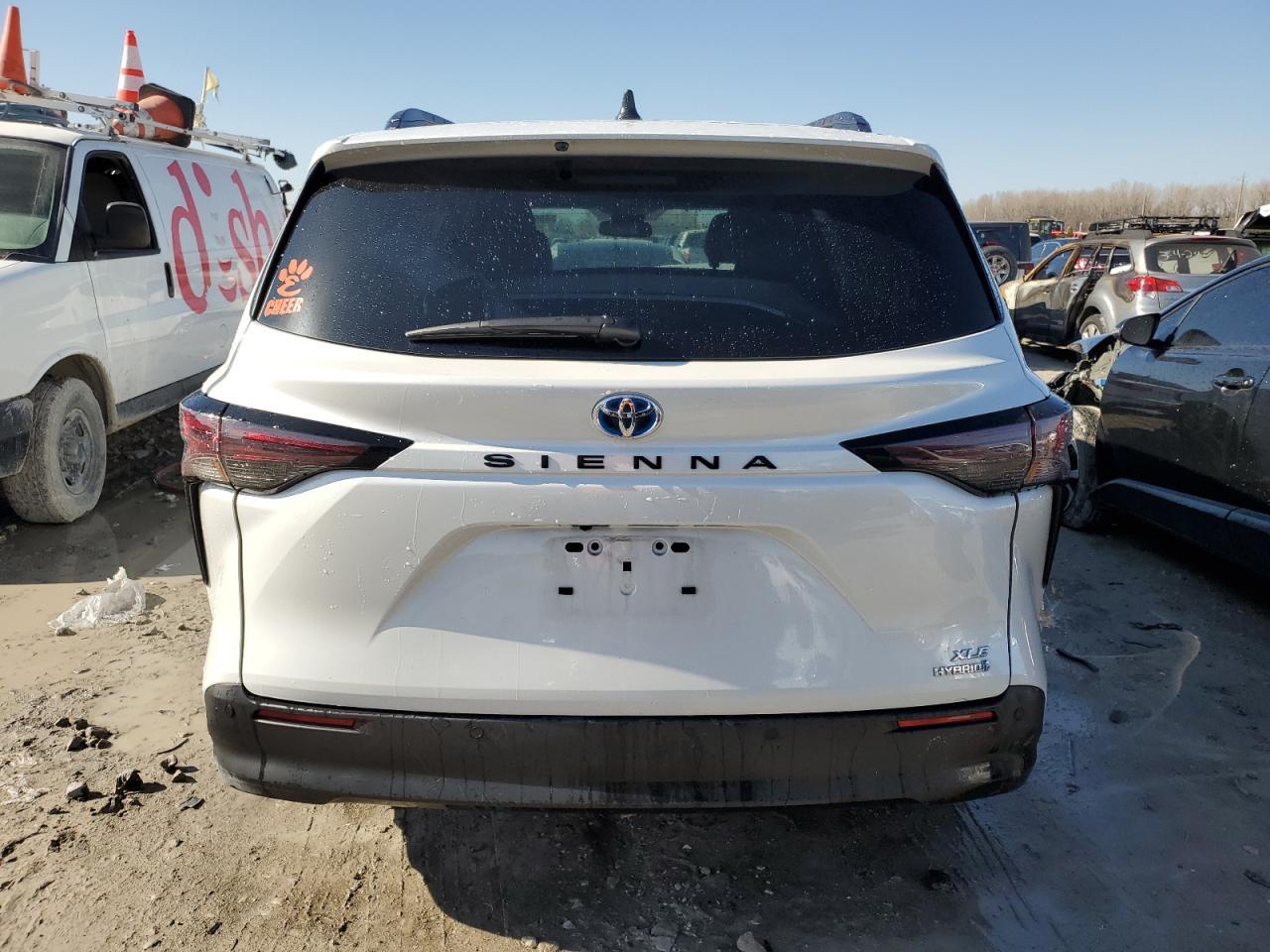 2023 TOYOTA SIENNA XLE - Фото 6