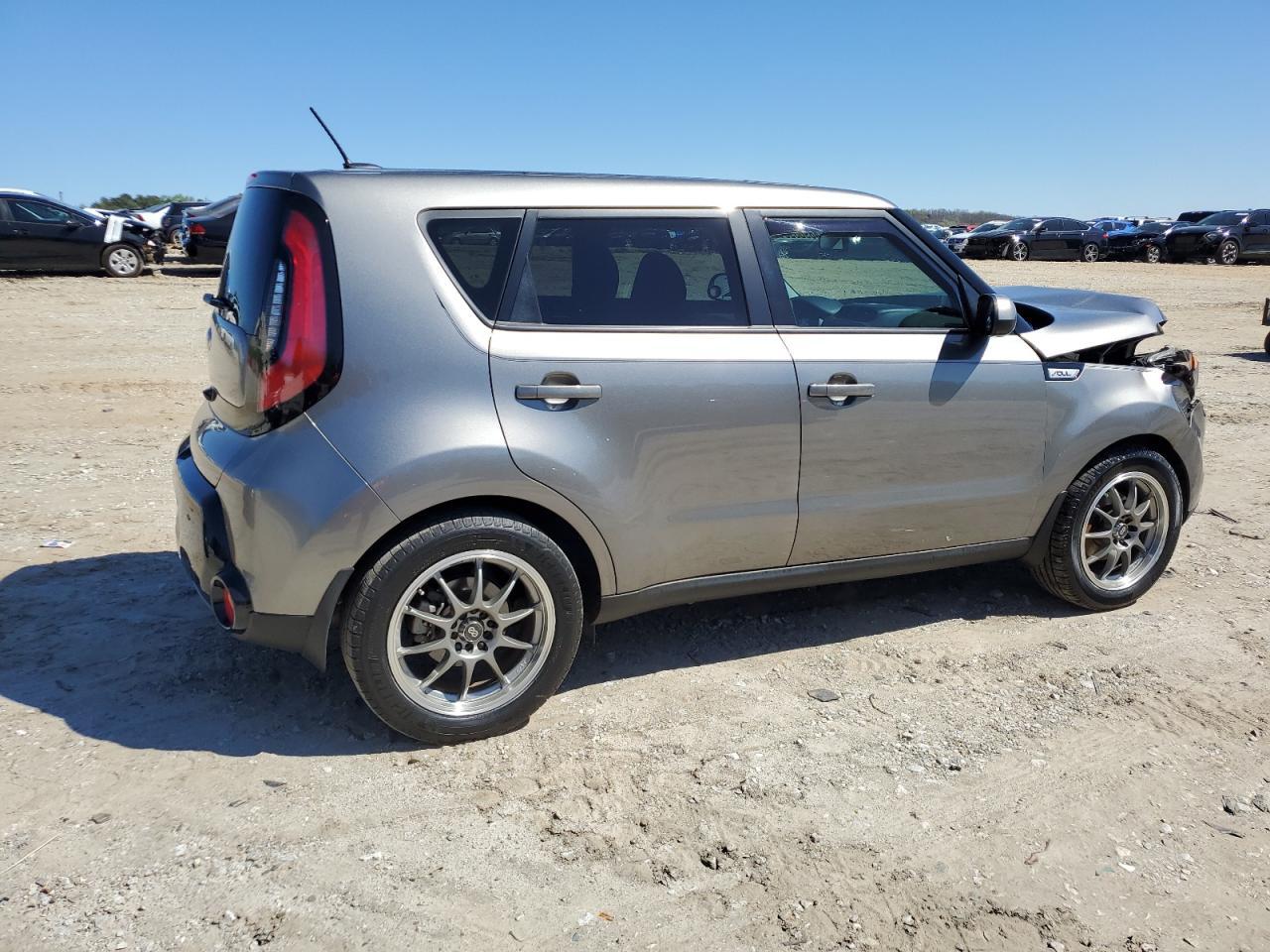 2016 KIA SOUL + - Image 3