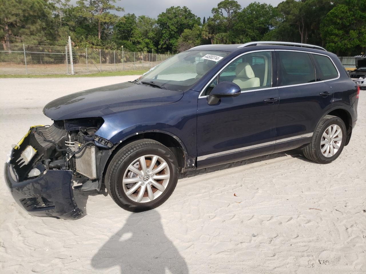 2012 VOLKSWAGEN TOUAREG V6 car image