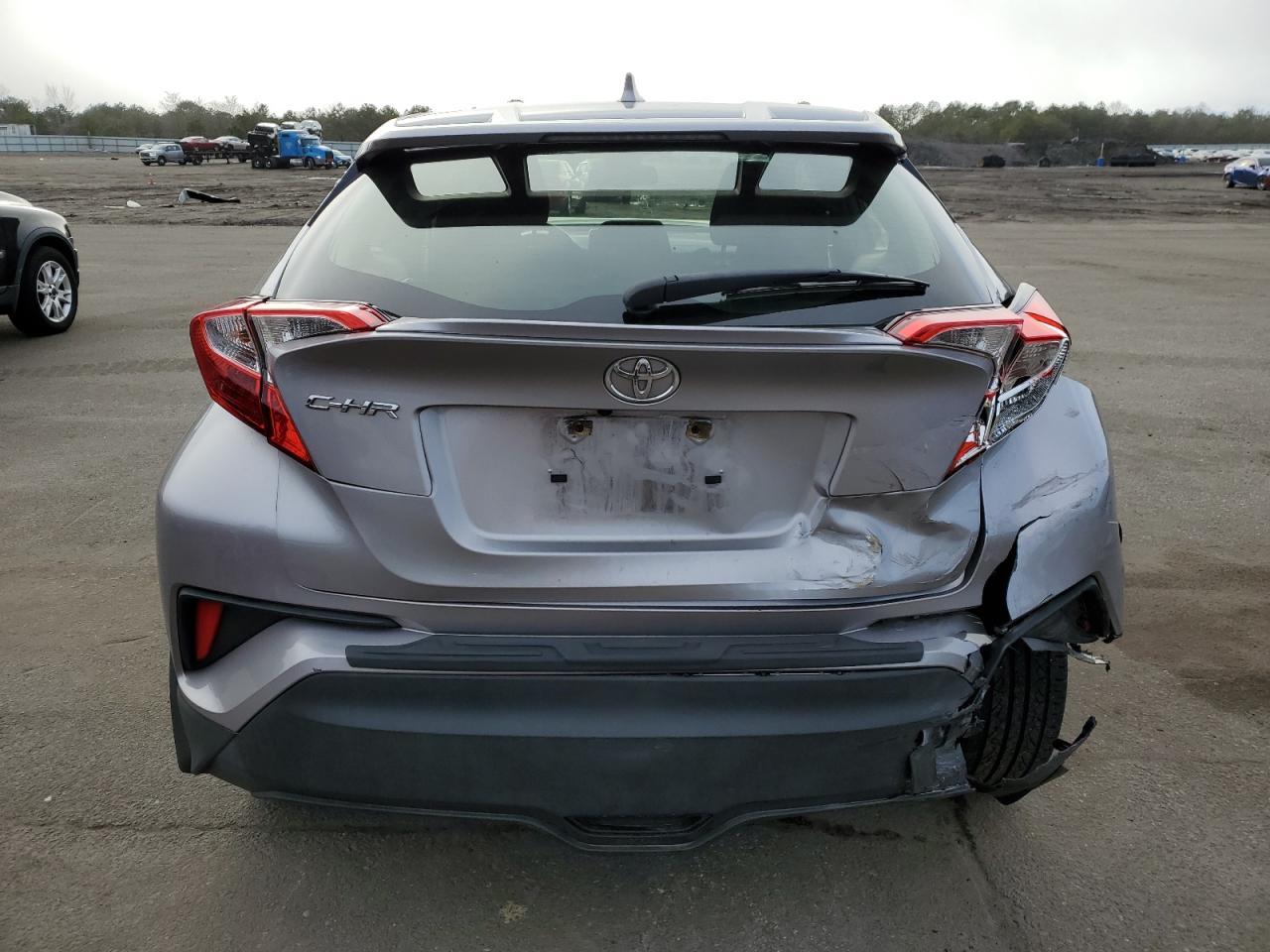 2018 TOYOTA C-HR XLE - Фото 6