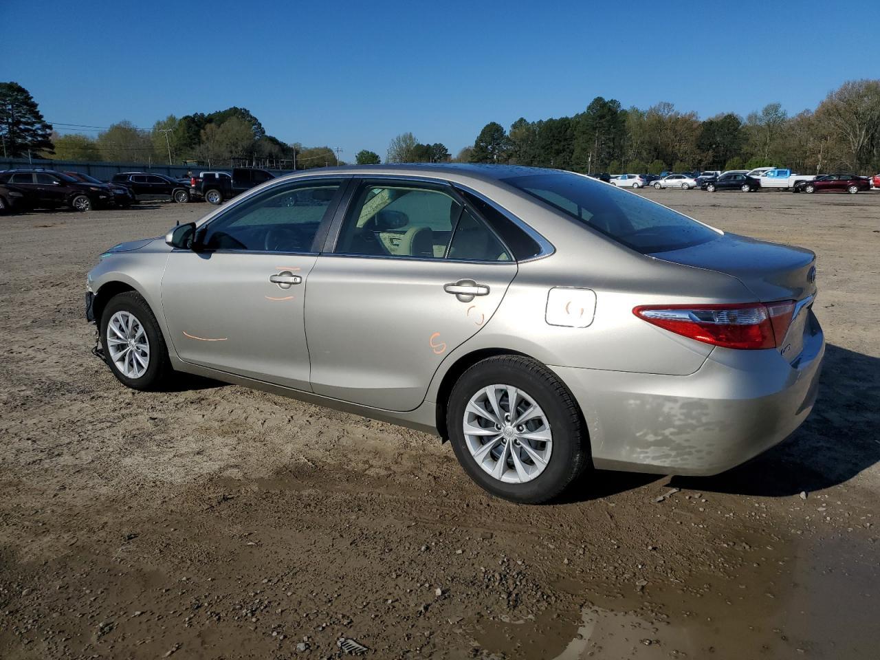 2017 TOYOTA CAMRY LE - Фото 2