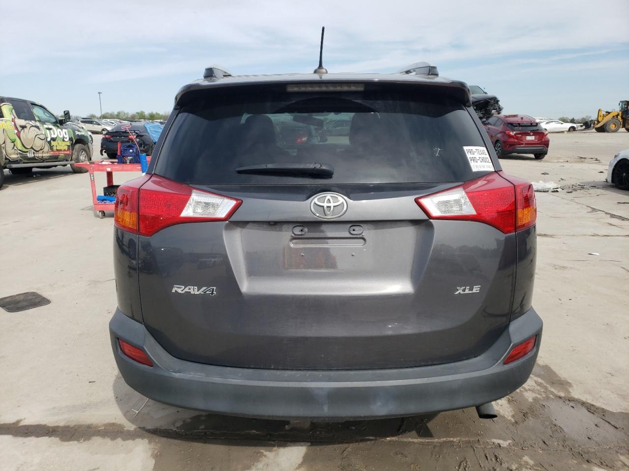 2015 TOYOTA RAV4 XLE - Image 6