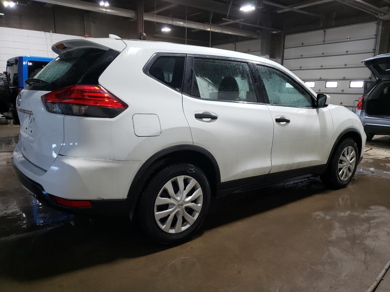 2017 NISSAN ROGUE S - Фото 3