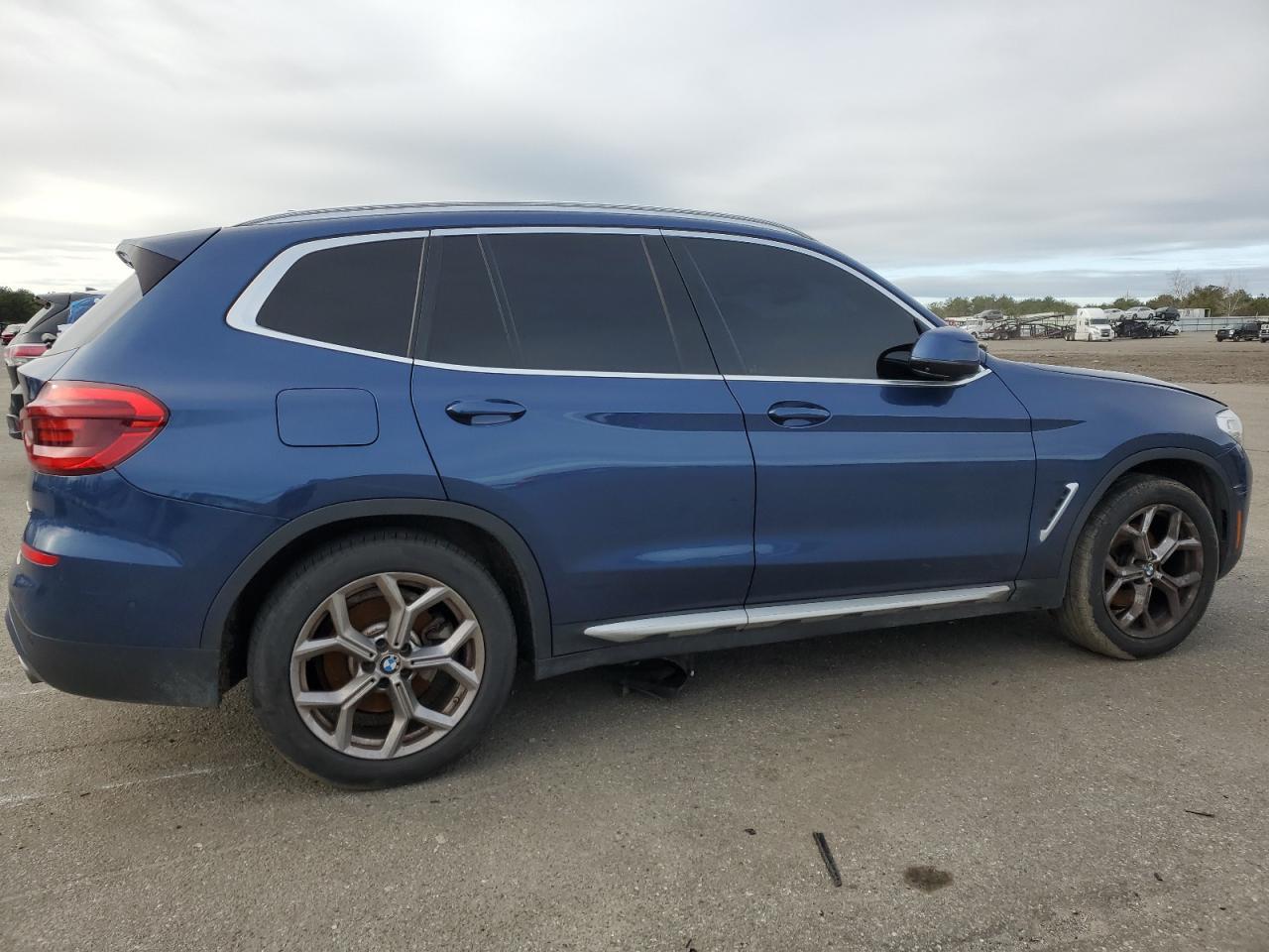 2021 BMW X3 XDRIVE3 - Фото 3
