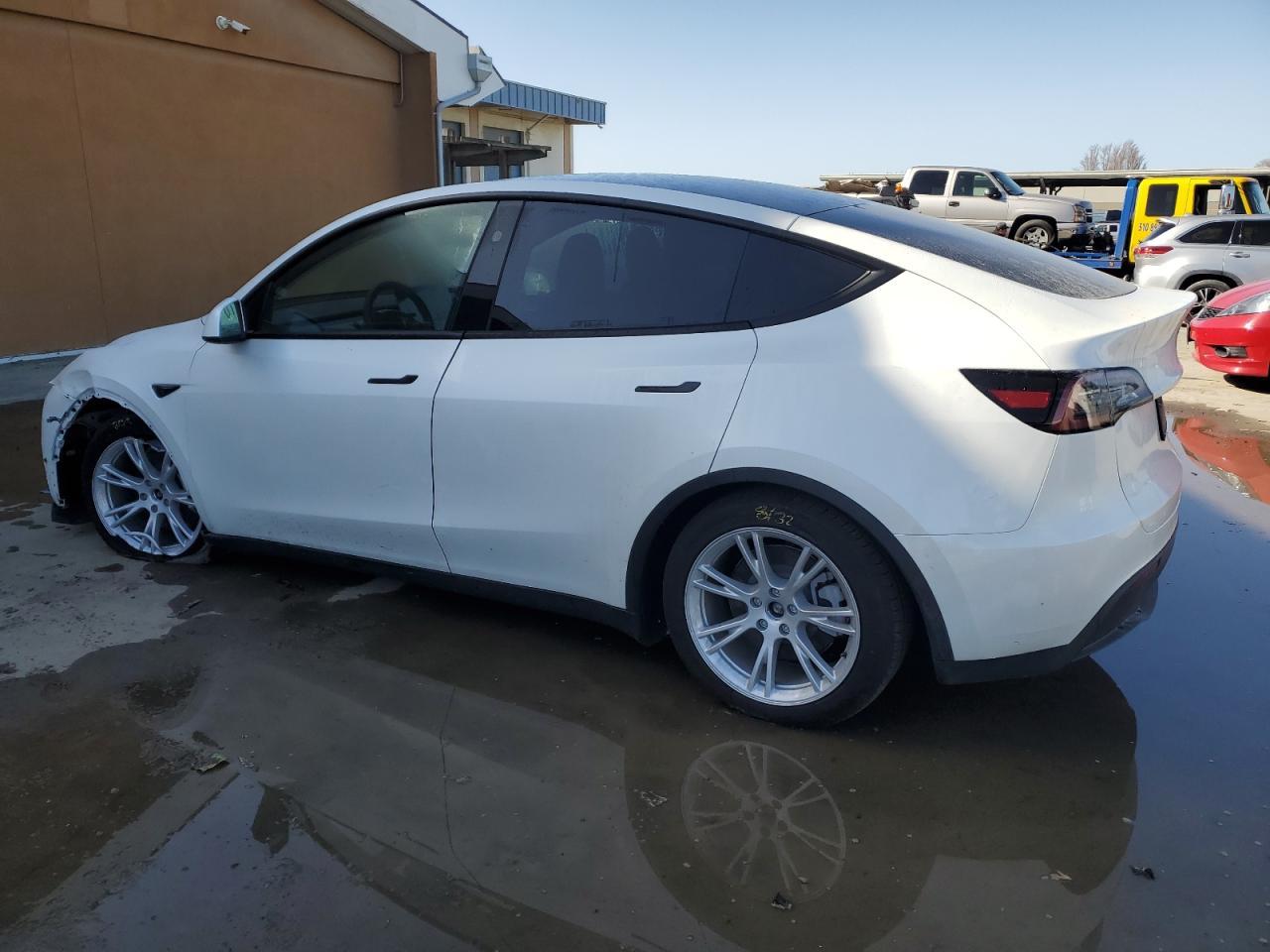 2023 TESLA MODEL Y - Image 2