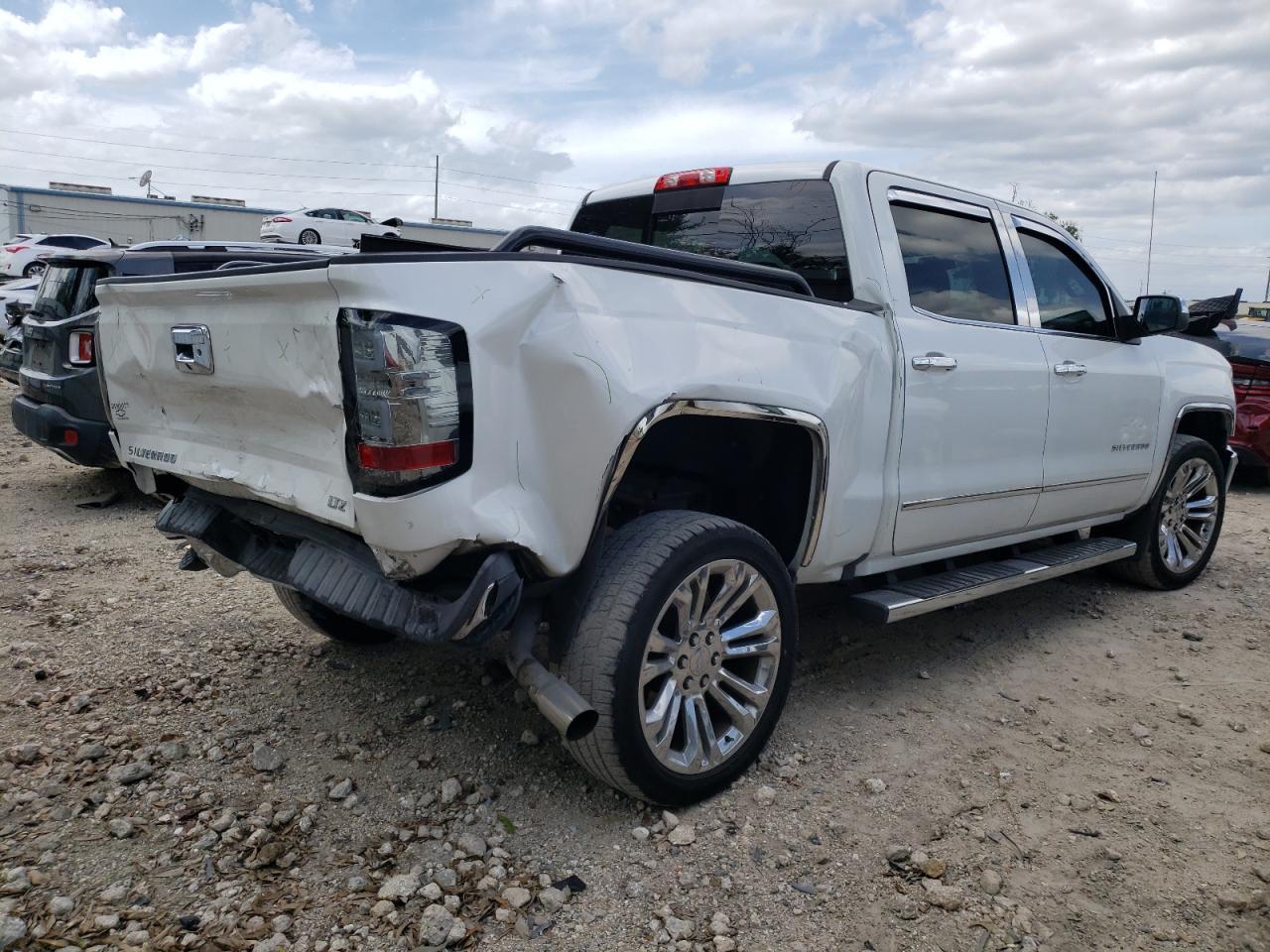 2016 CHEVROLET SILVERADO - Фото 3