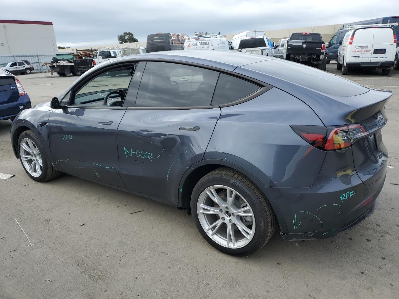 2023 TESLA MODEL Y - Image 2