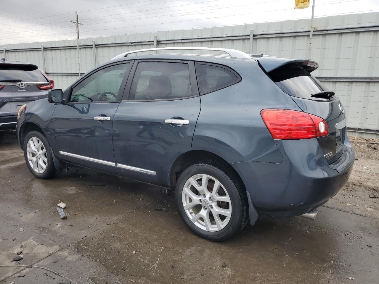2013 NISSAN ROGUE S - Фото 2
