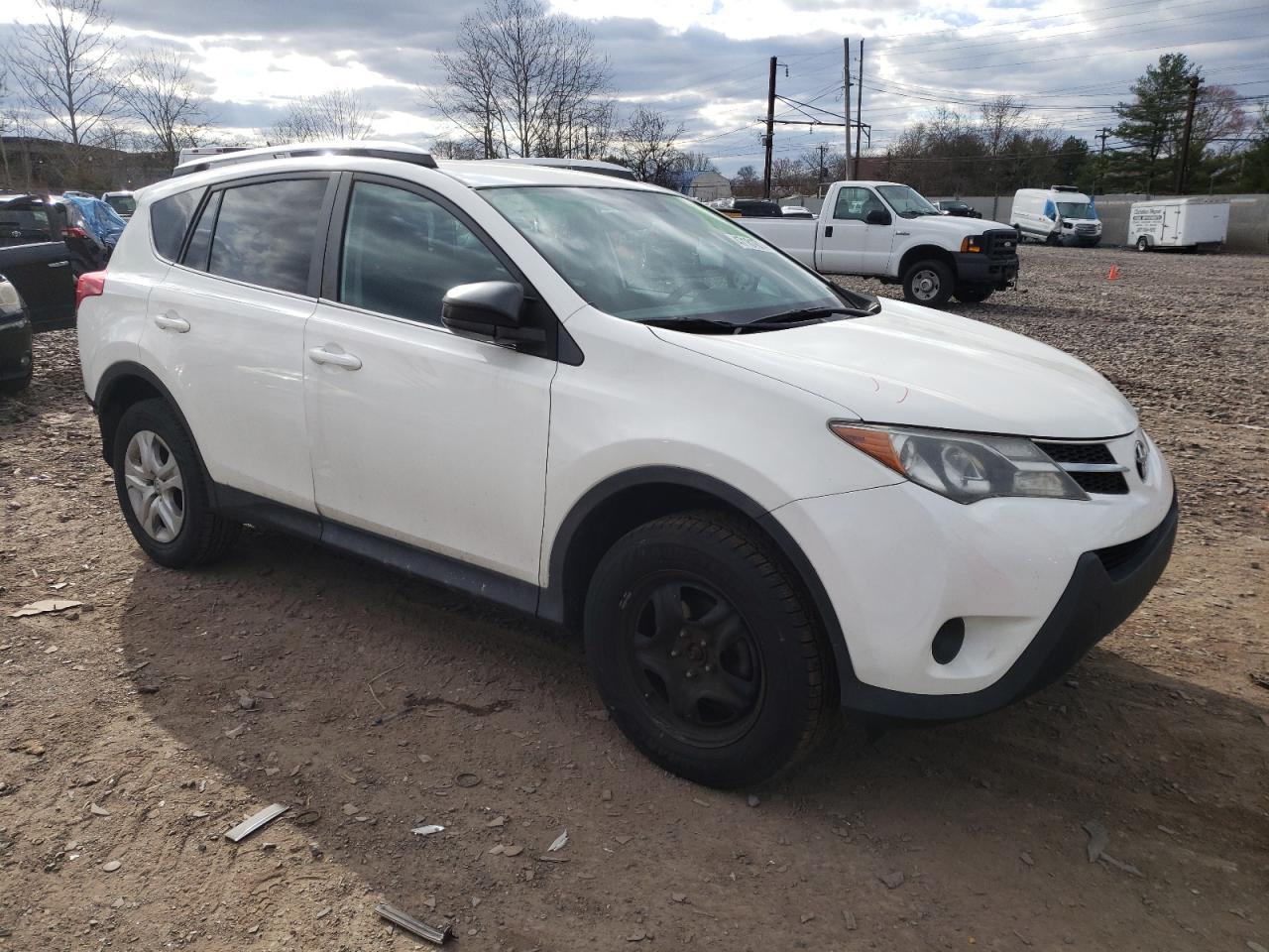 2015 TOYOTA RAV4 LE - Фото 4