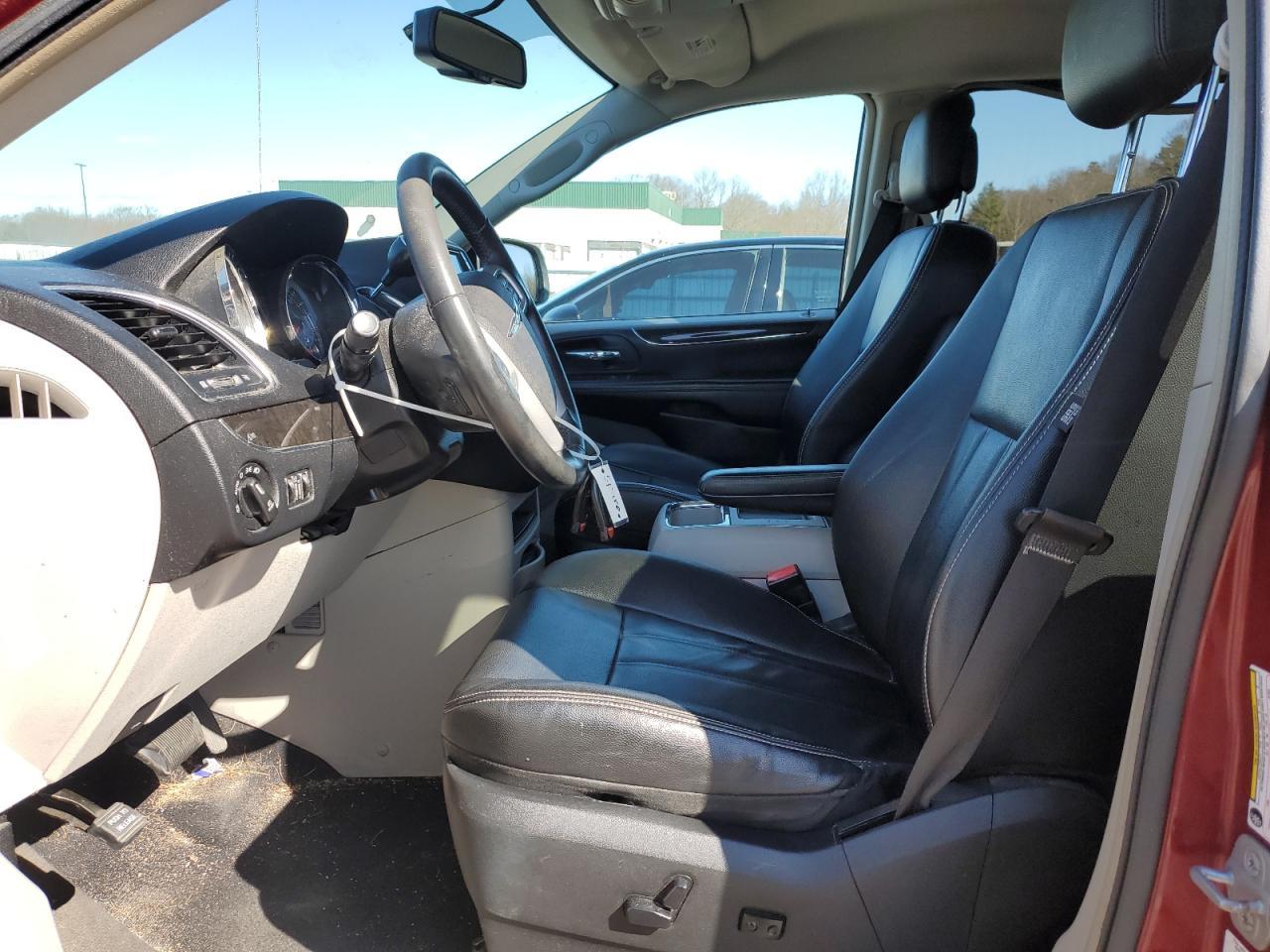 2014 CHRYSLER TOWN & COU - Фото 7