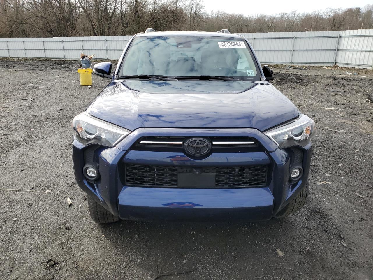2022 TOYOTA 4RUNNER SR - Фото 5