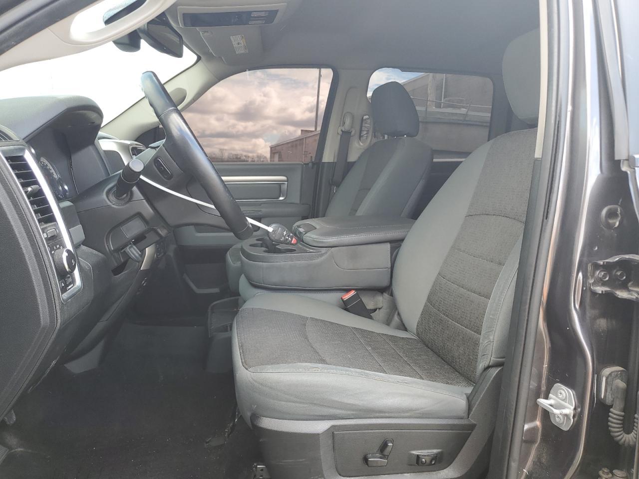 2017 RAM 1500 SLT - Image 7