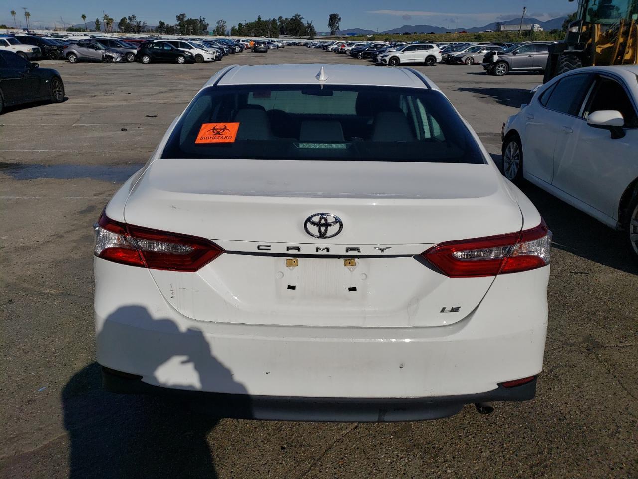 2020 TOYOTA CAMRY LE - Фото 6