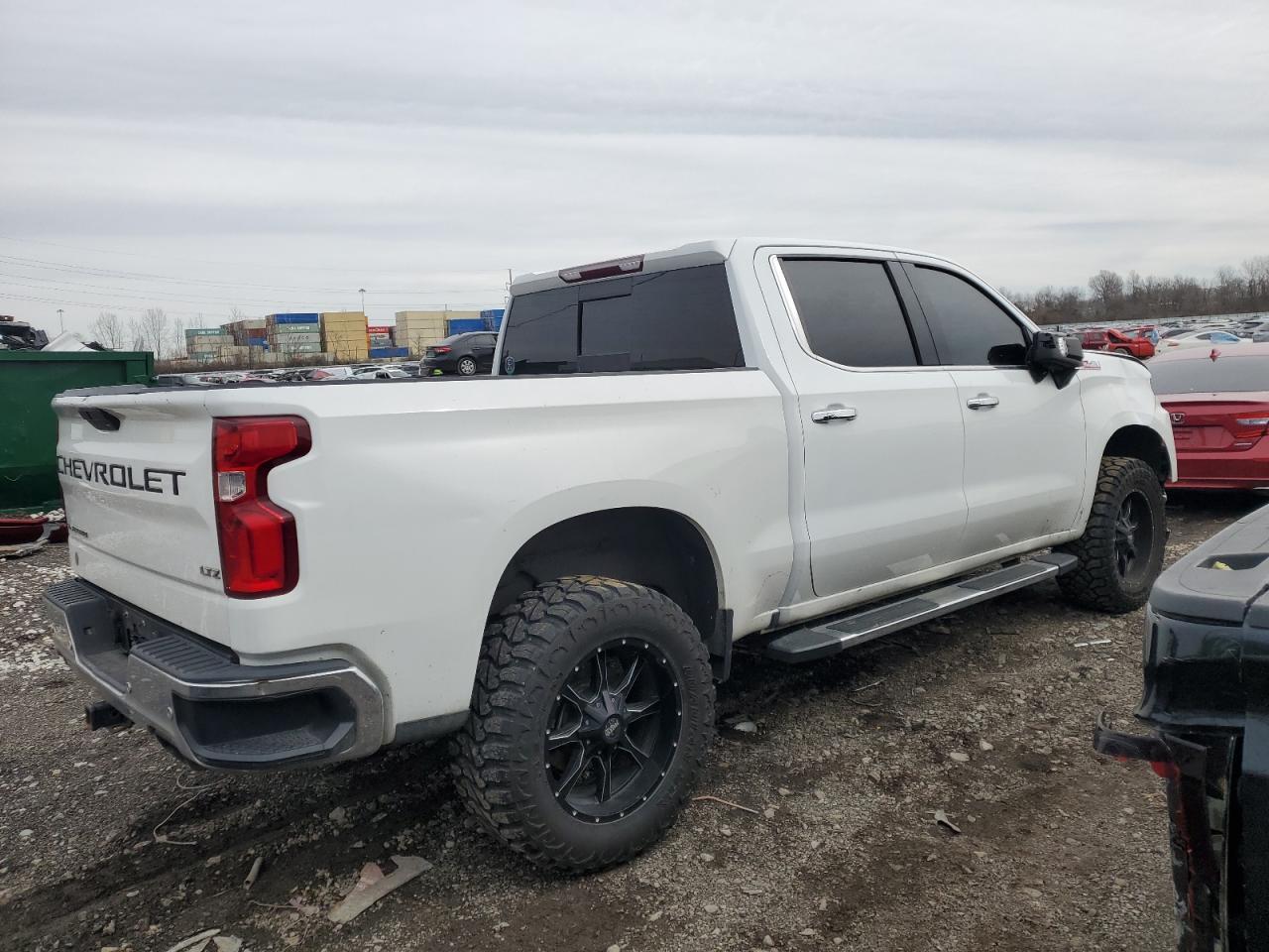 2019 CHEVROLET SILVERADO - Фото 3
