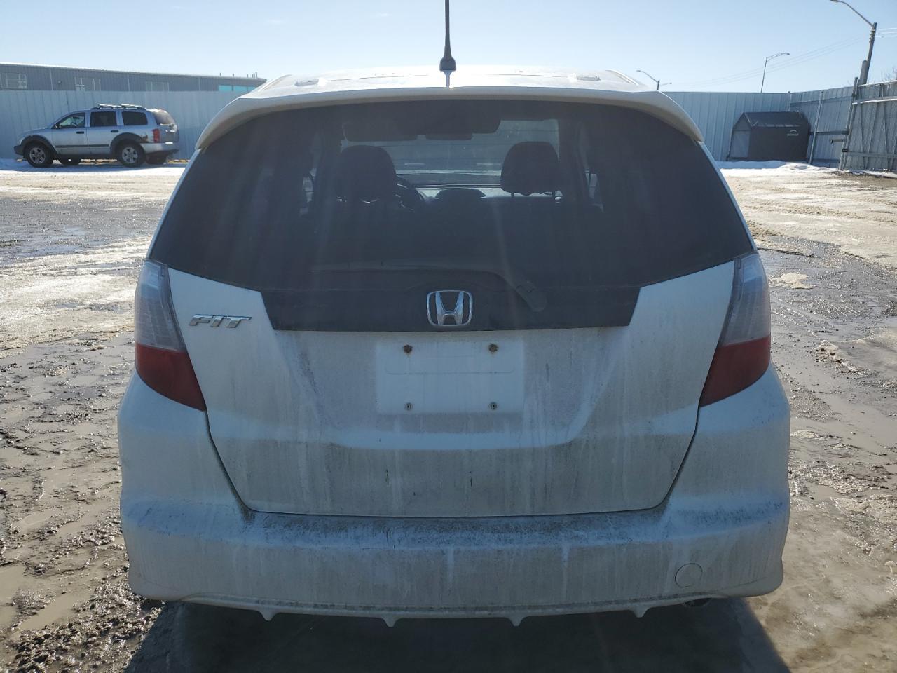 2011 HONDA FIT SPORT - Фото 6
