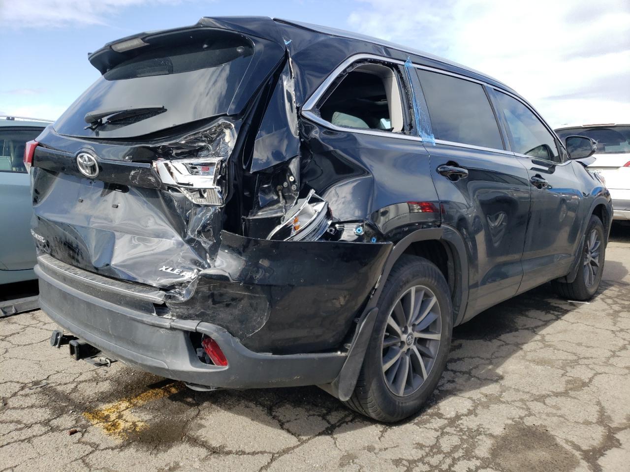 2018 TOYOTA HIGHLANDER - Фото 3