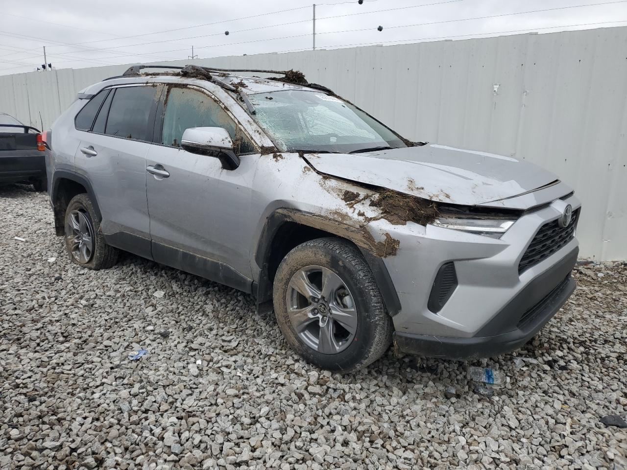 2022 TOYOTA RAV4 XLE - Image 4
