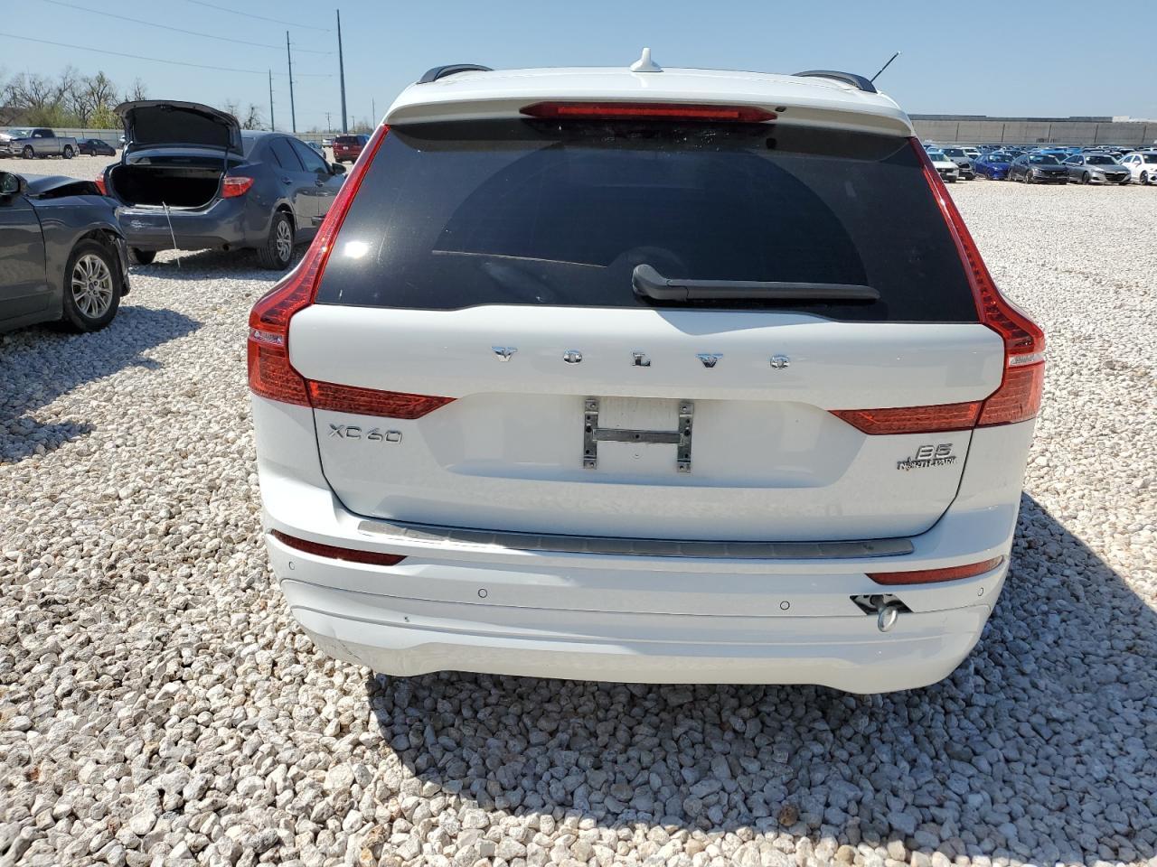 2022 VOLVO XC60 B5 MO - Фото 6