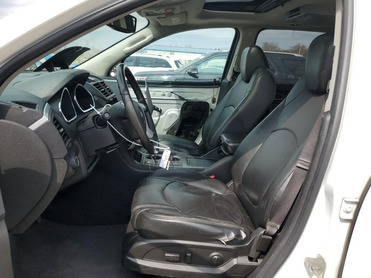 2011 CHEVROLET TRAVERSE L - Image 7