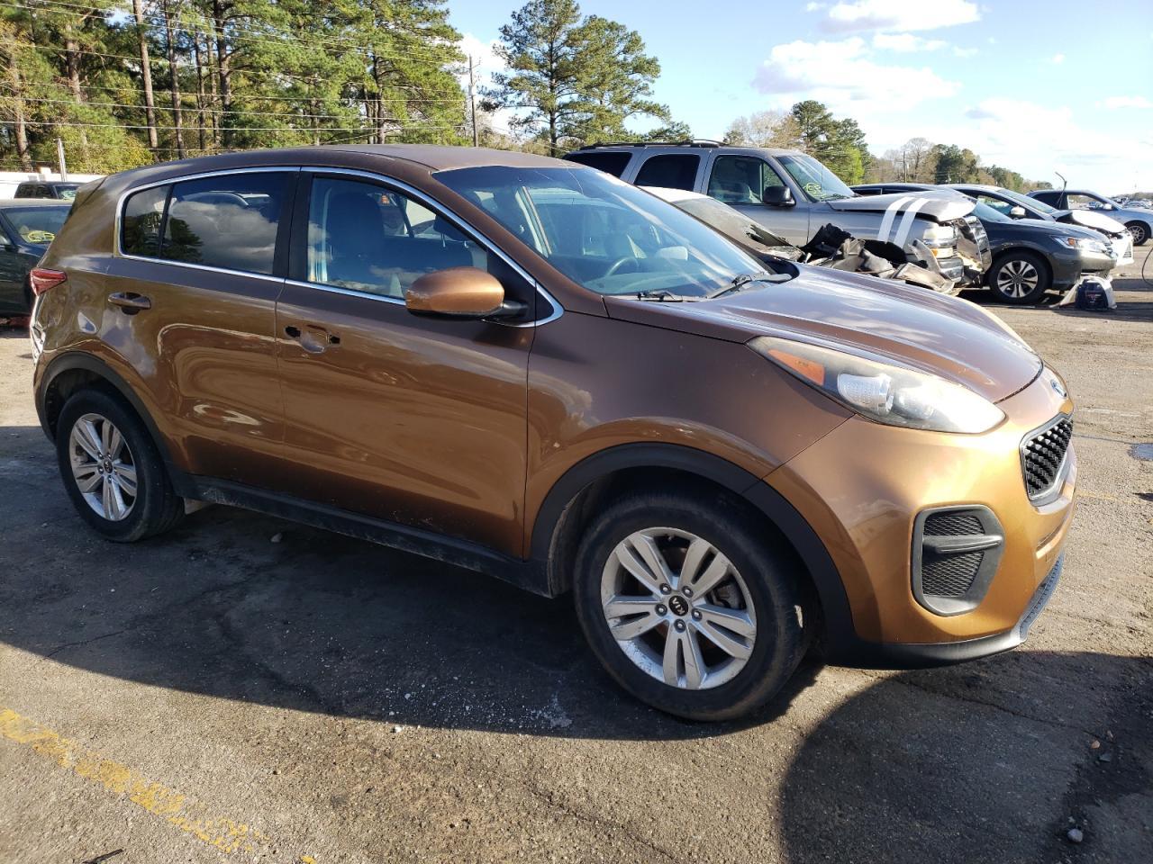 2017 KIA SPORTAGE L - Image 4