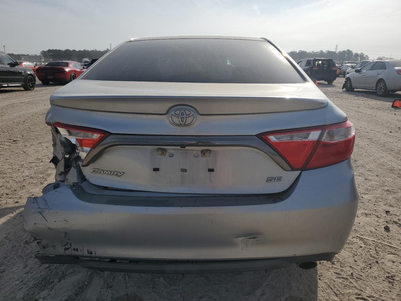 2016 TOYOTA CAMRY LE - Image 6