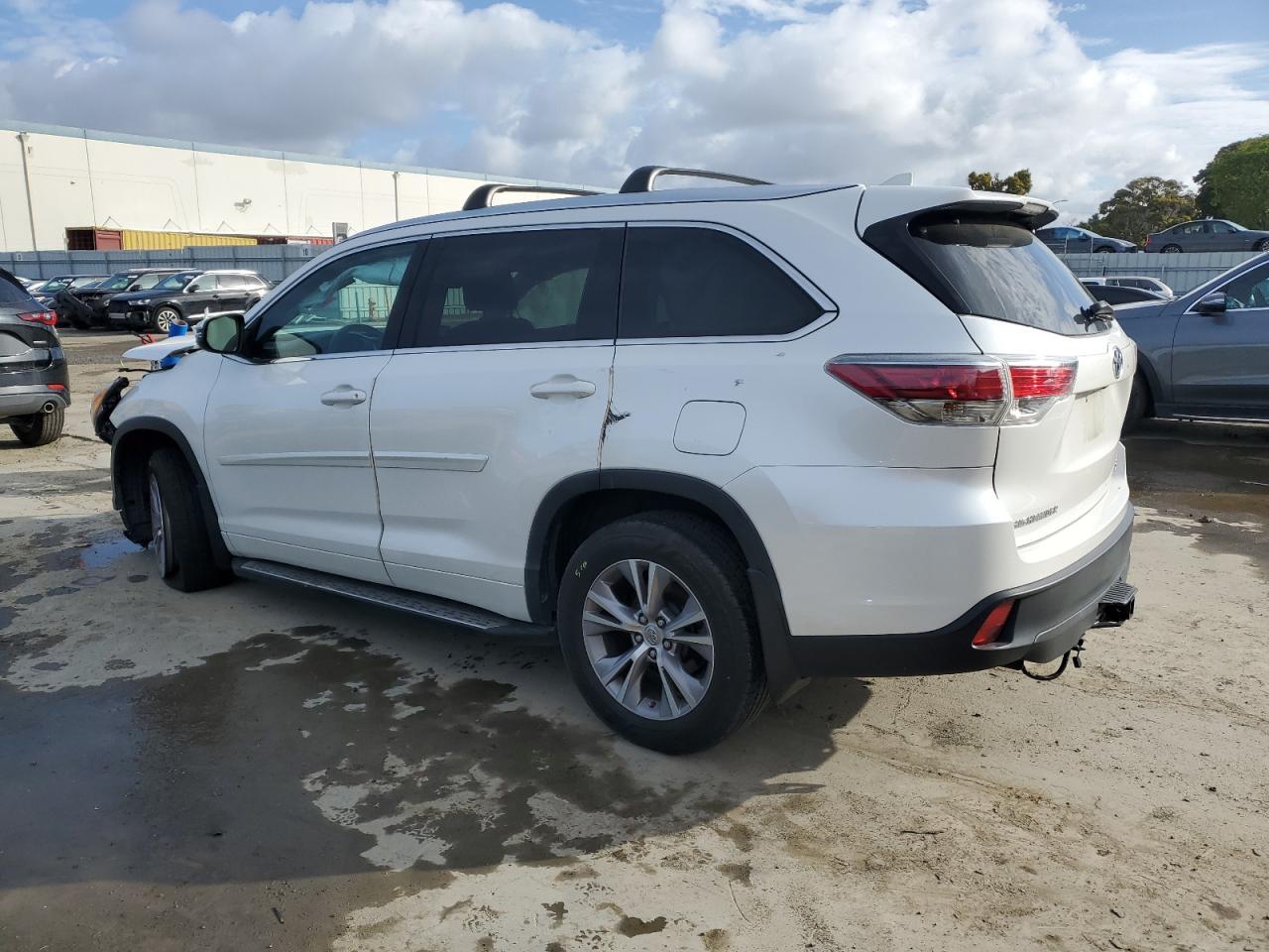 2015 TOYOTA HIGHLANDER - Фото 2