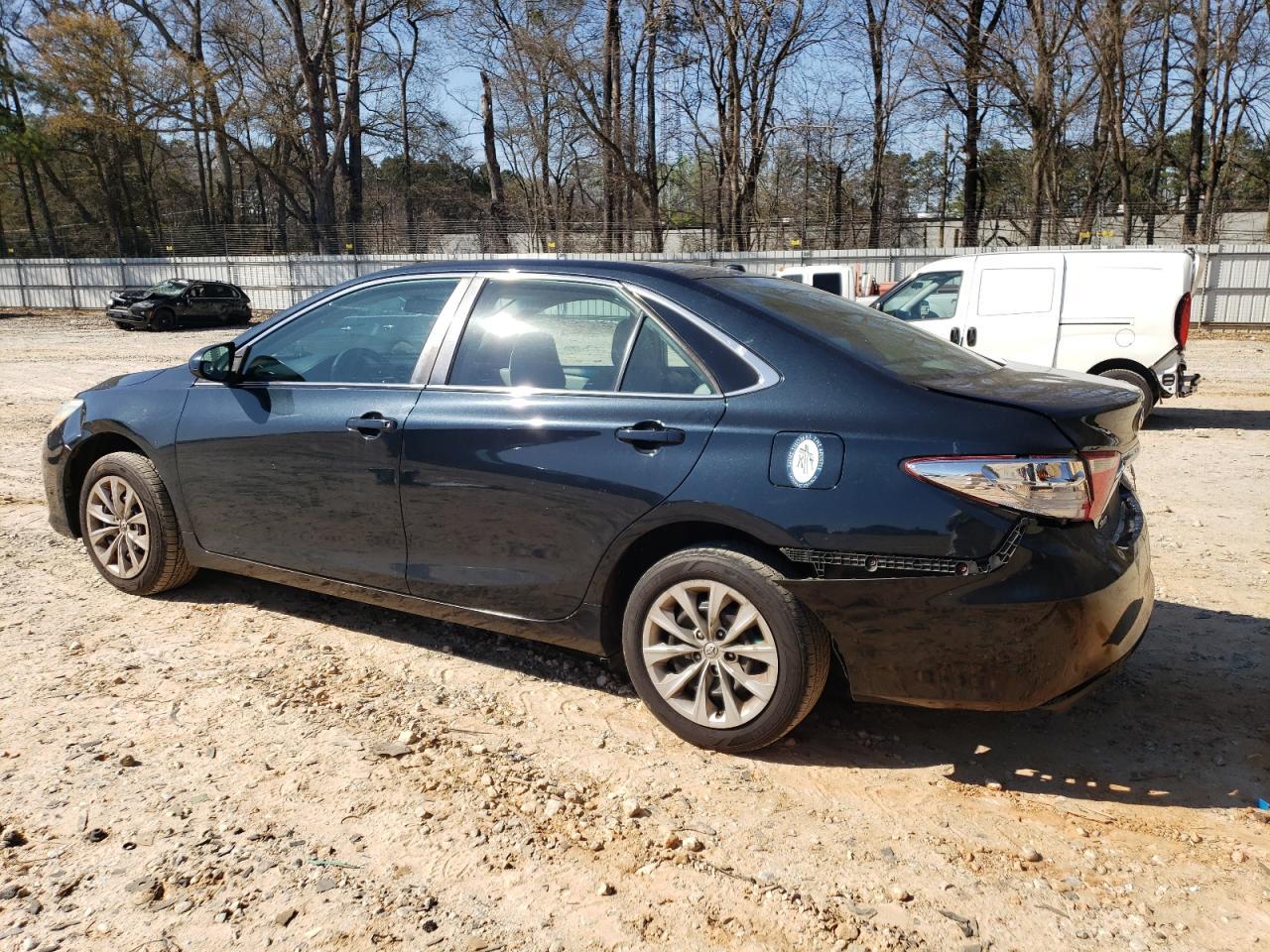2015 TOYOTA CAMRY LE - Фото 2