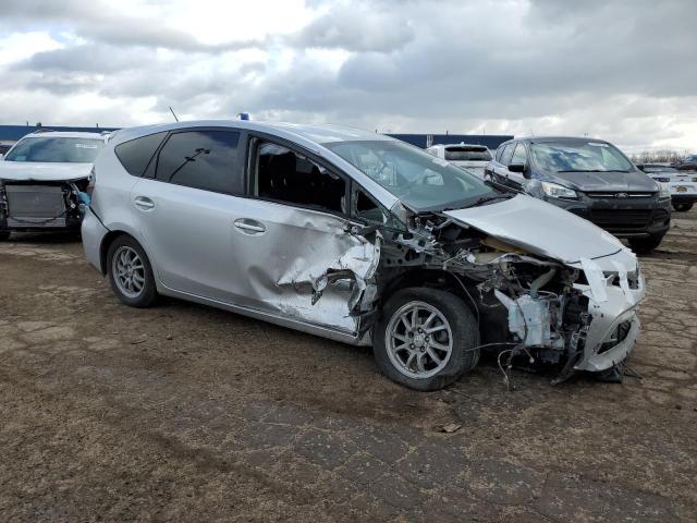 2015 TOYOTA PRIUS V - Image 4