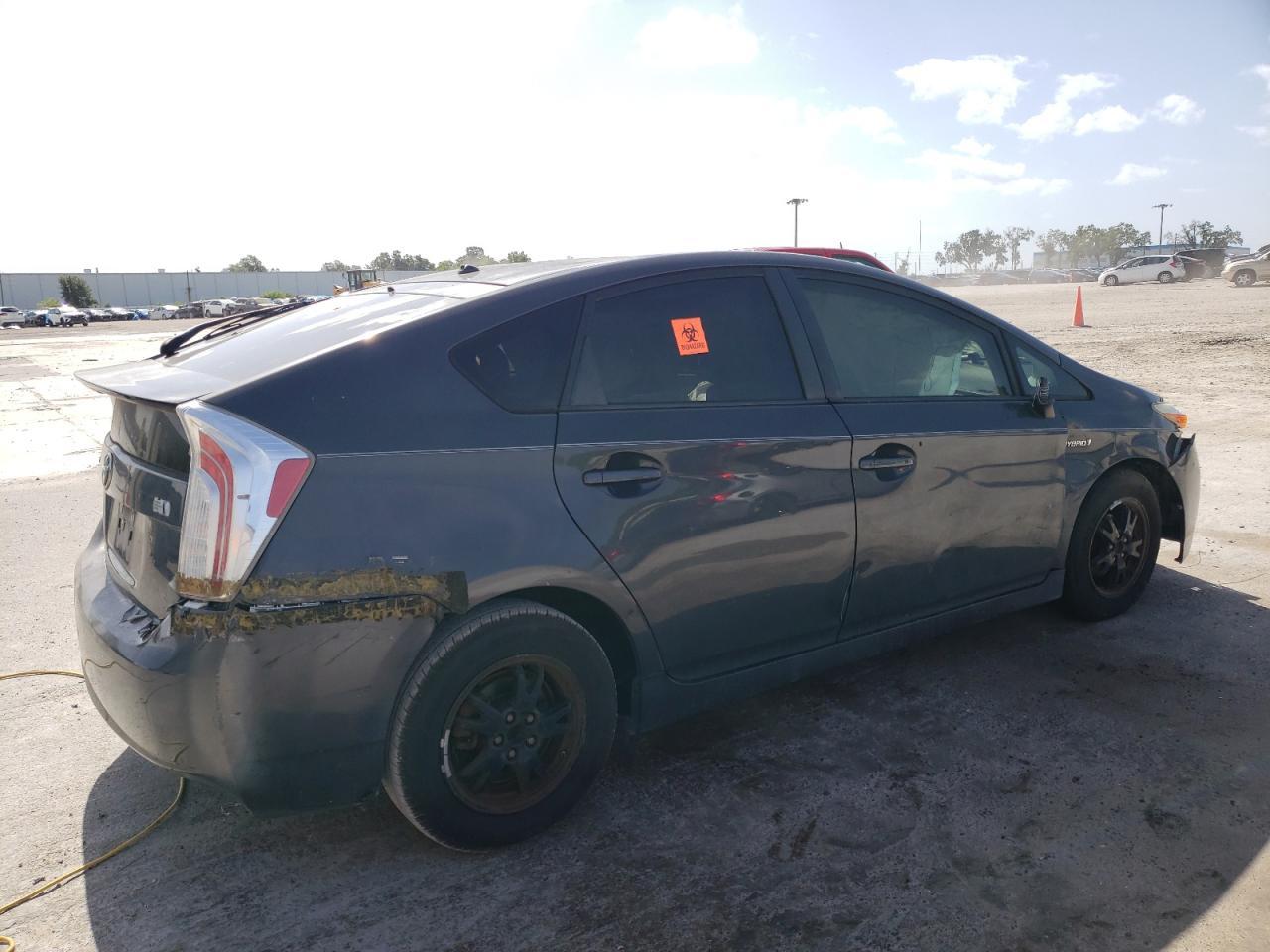 2015 TOYOTA PRIUS - Image 3