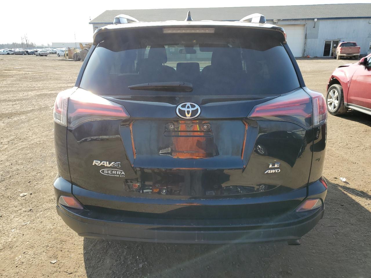 2017 TOYOTA RAV4 LE - Фото 6