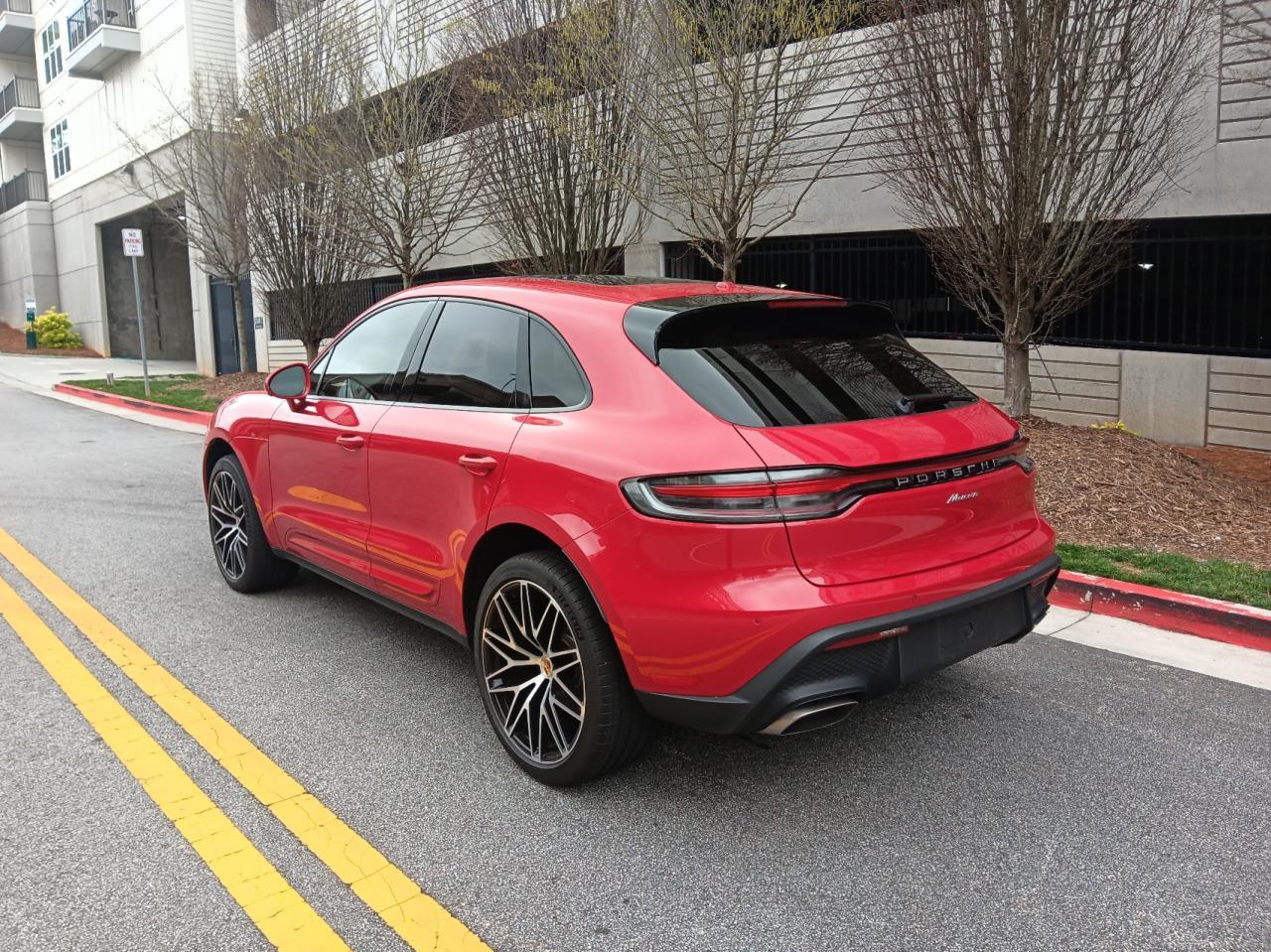 2023 PORSCHE MACAN BASE - Фото 3