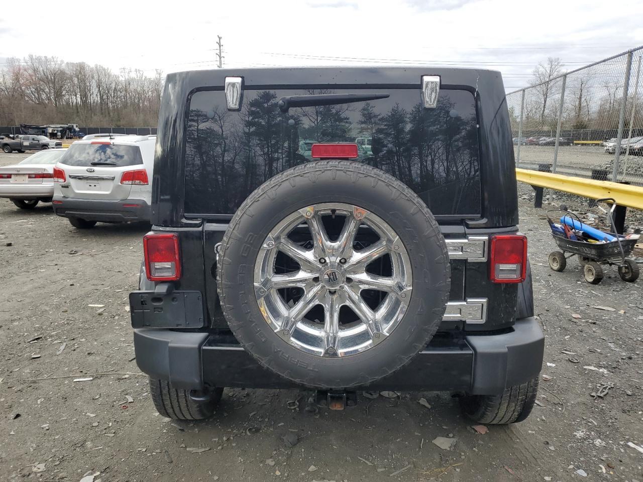 2017 JEEP WRANGLER U - Image 6