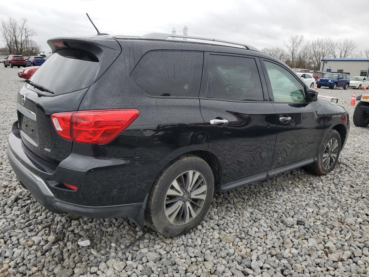 2017 NISSAN PATHFINDER - Фото 3