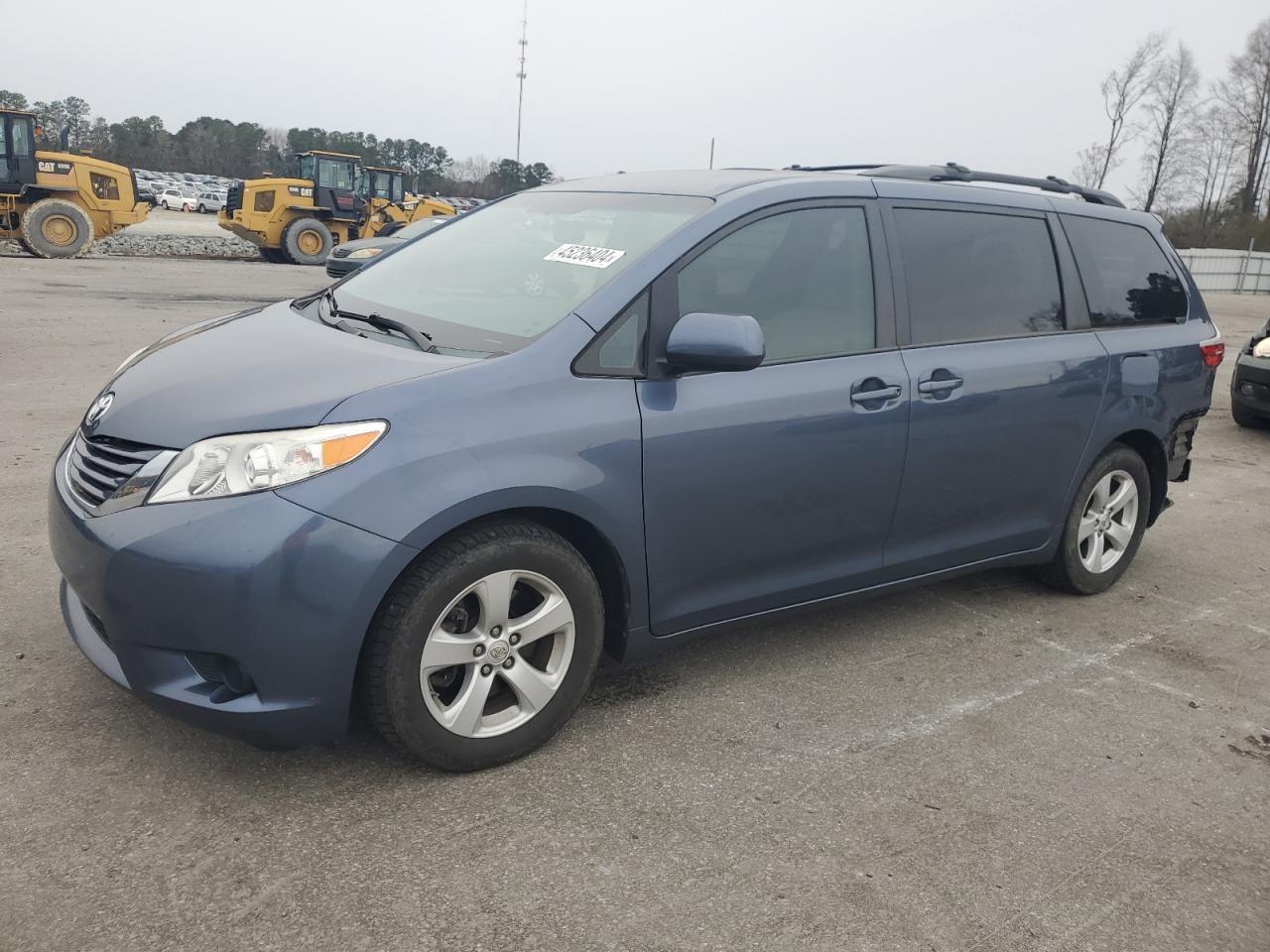 2015 TOYOTA SIENNA LE