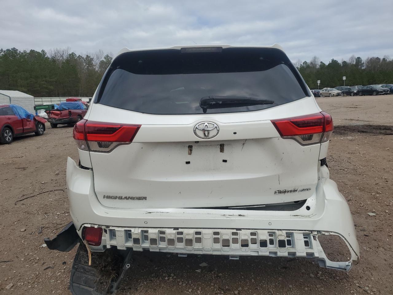 2019 TOYOTA HIGHLANDER - Image 6