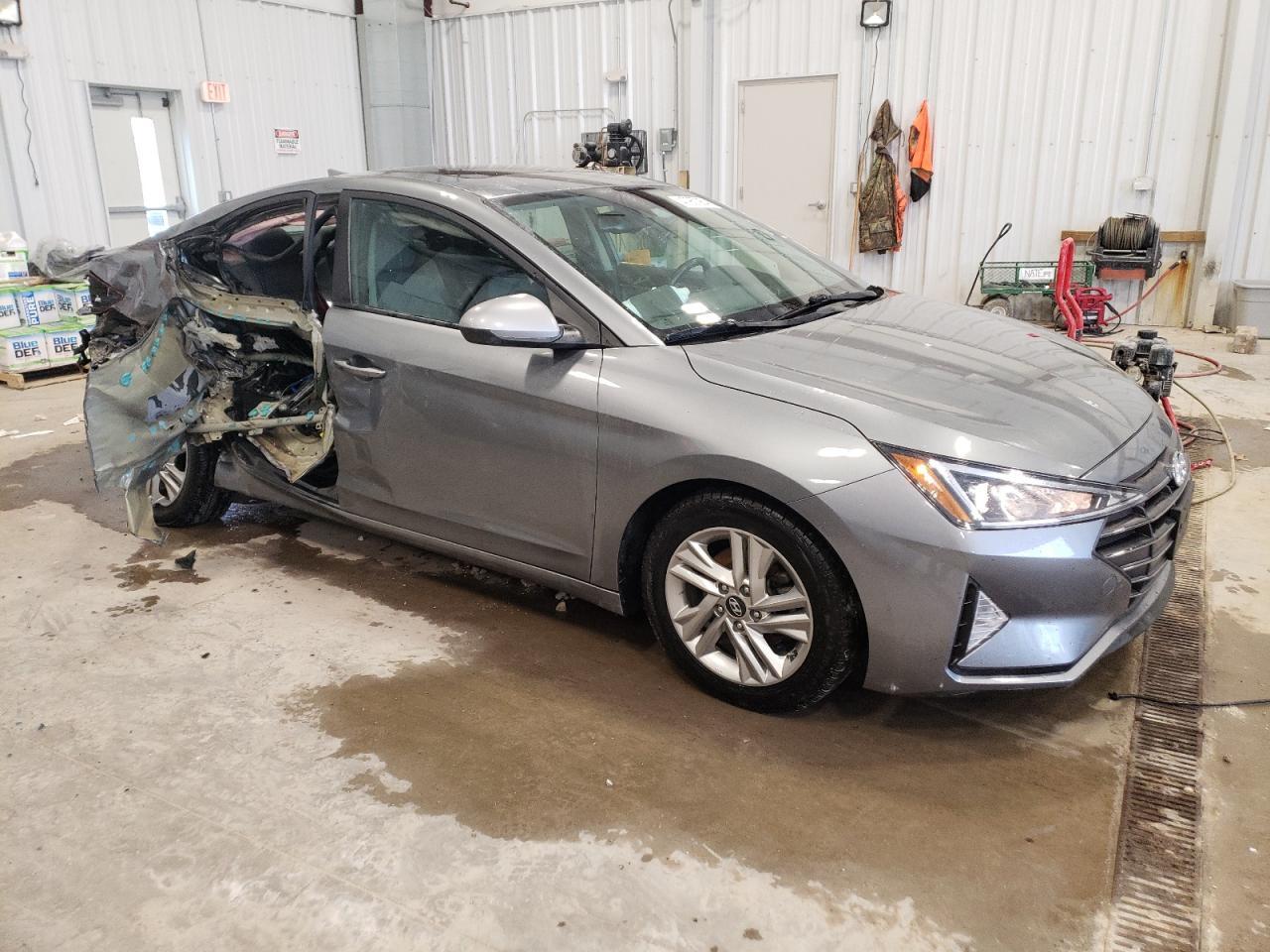 2019 HYUNDAI ELANTRA SE - Фото 4