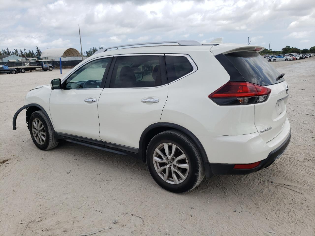 2018 NISSAN ROGUE S - Фото 2