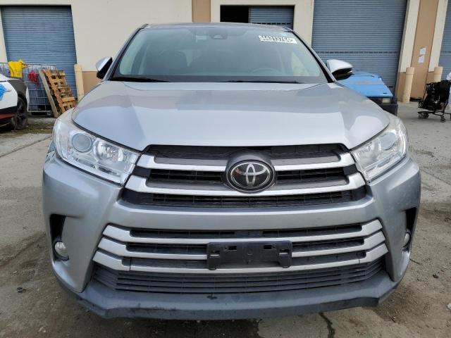 2017 Toyota Highlander Le - Image 5