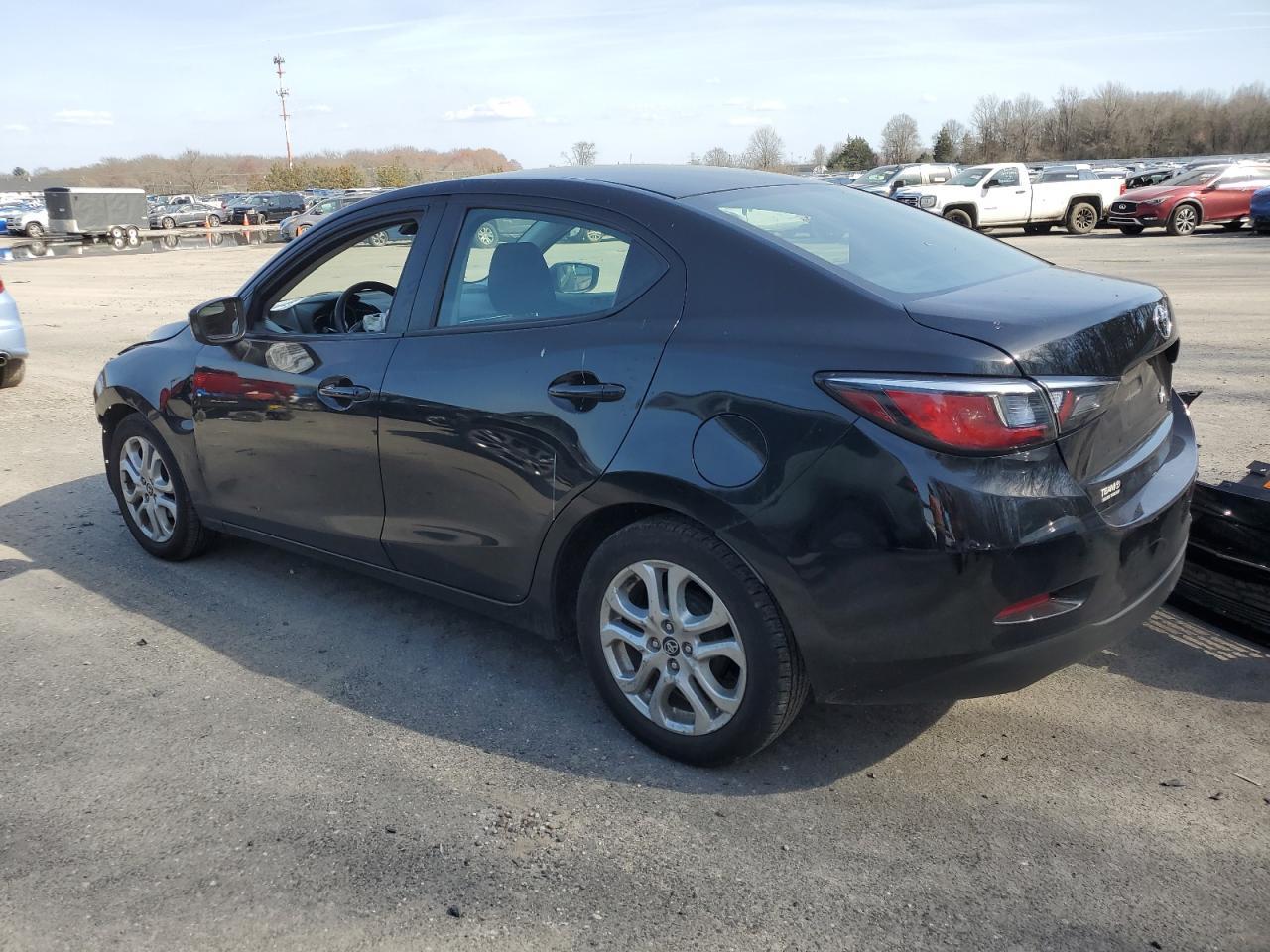 2017 TOYOTA YARIS IA - Фото 2