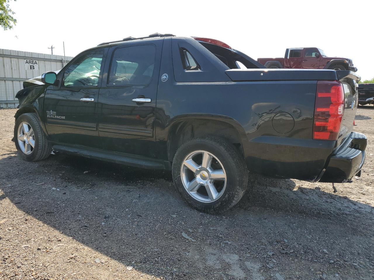 2013 CHEVROLET AVALANCHE - Фото 2