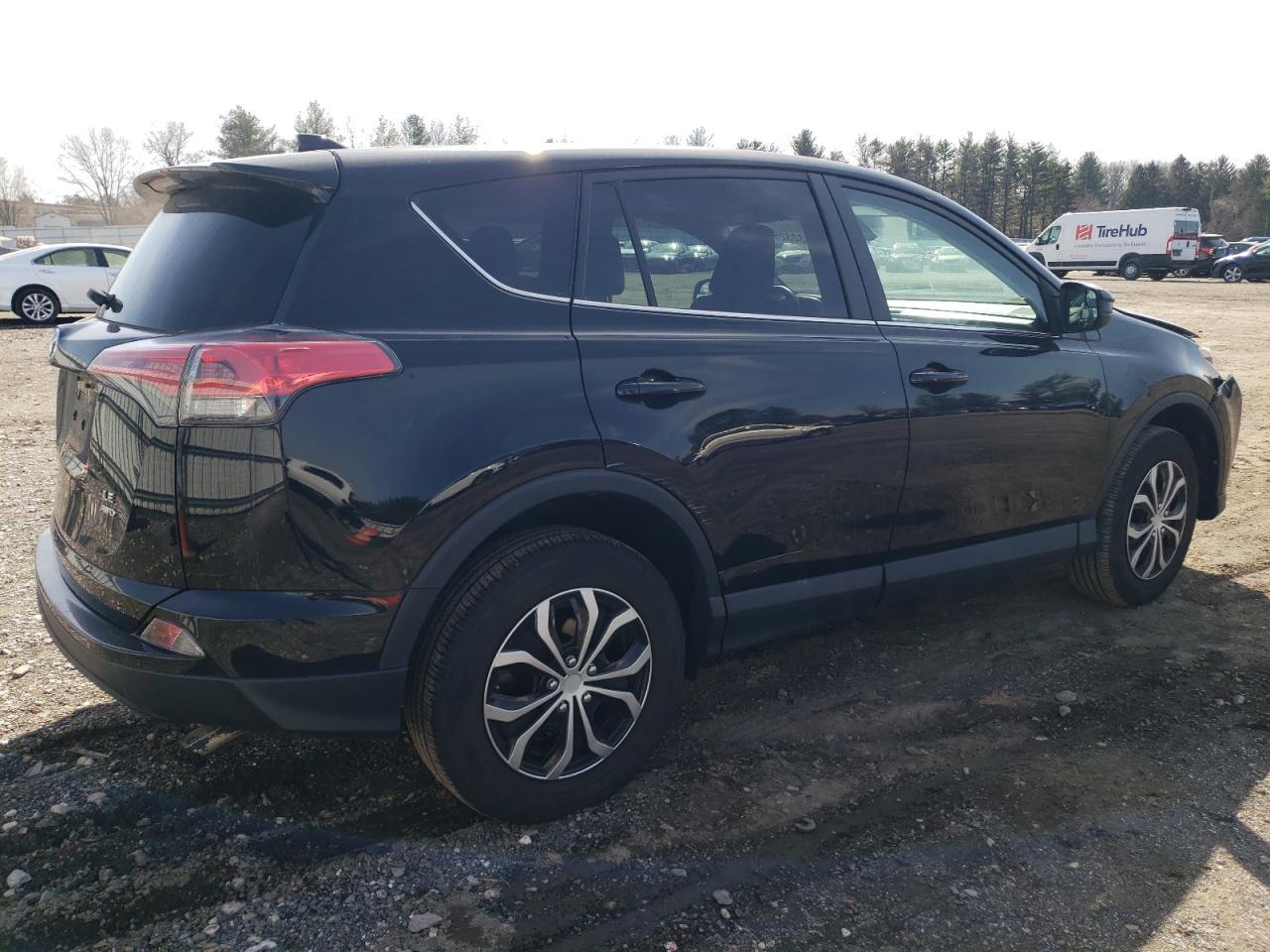2017 TOYOTA RAV4 LE - Фото 3