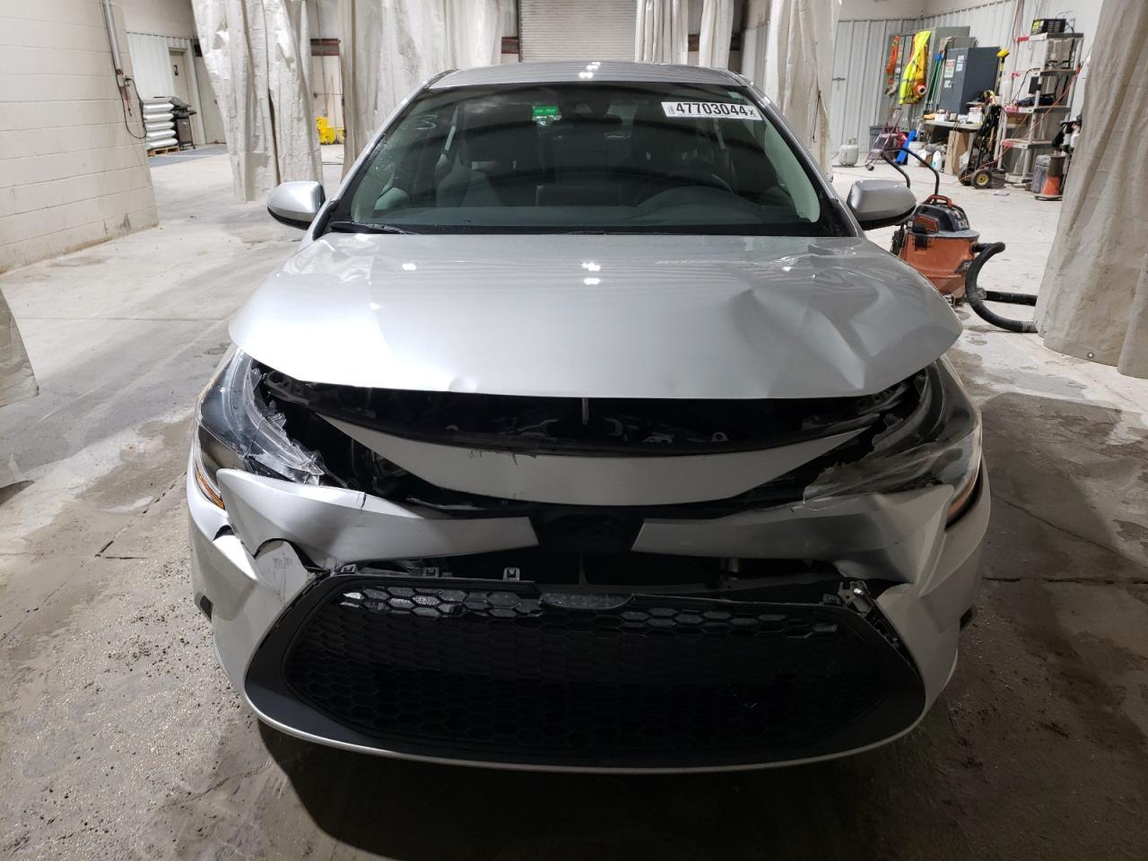 2021 TOYOTA COROLLA LE - Фото 5