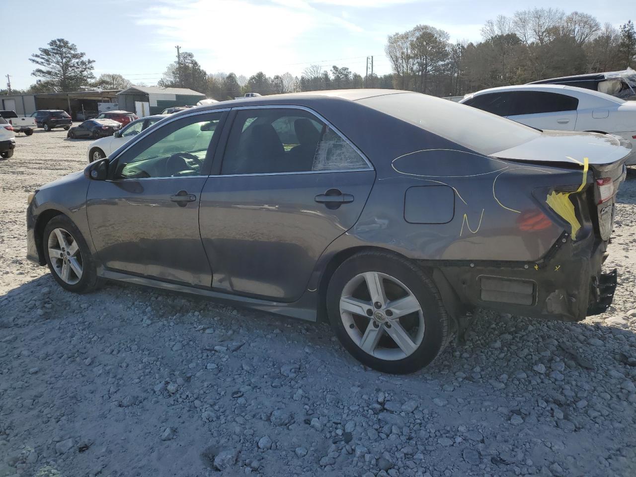 2013 TOYOTA CAMRY L - Фото 2