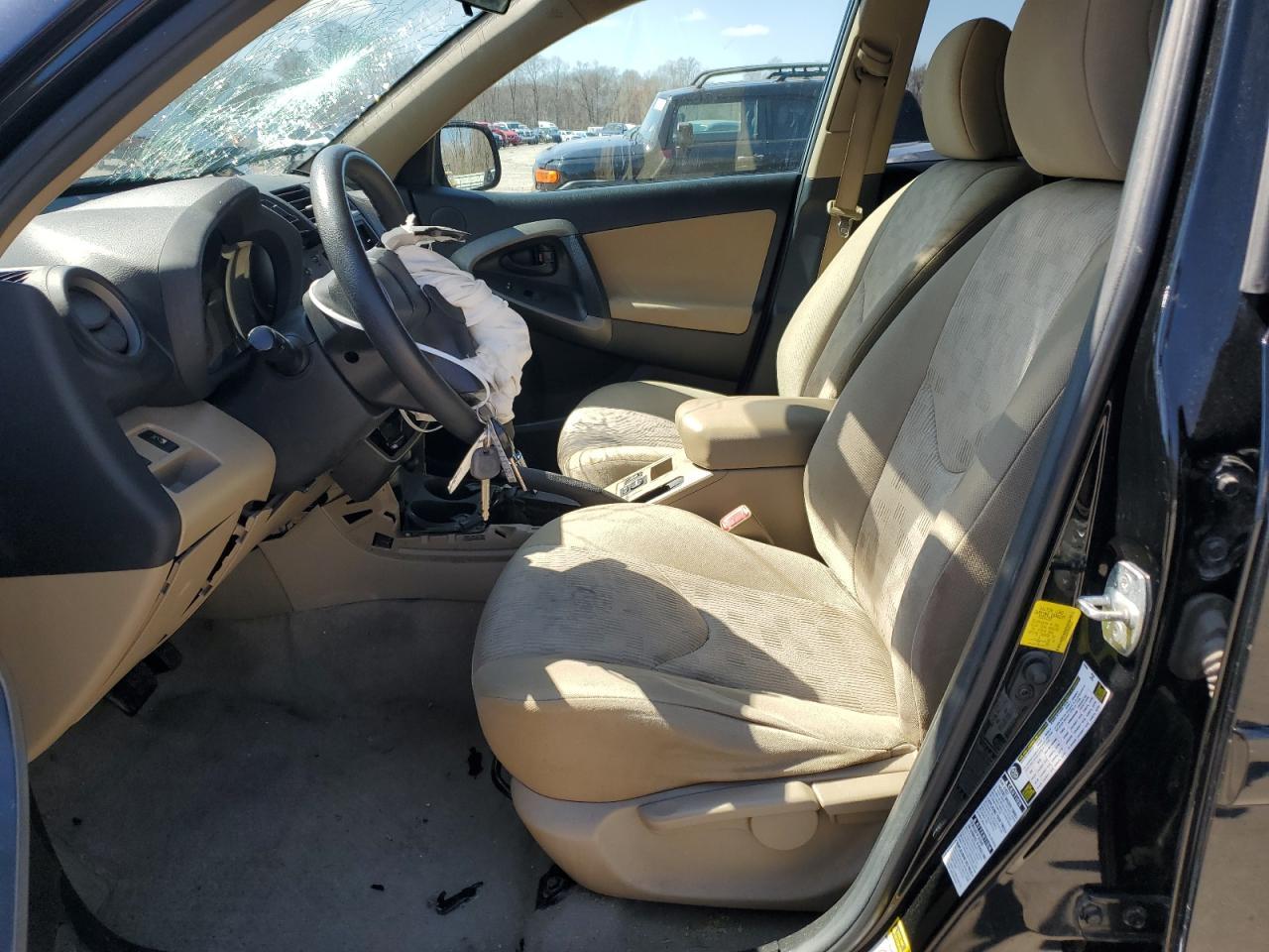 2011 TOYOTA RAV4 - Фото 7