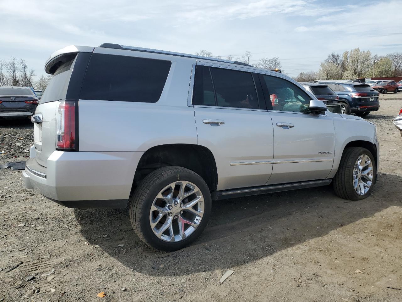 2017 GMC YUKON DENA - Фото 3